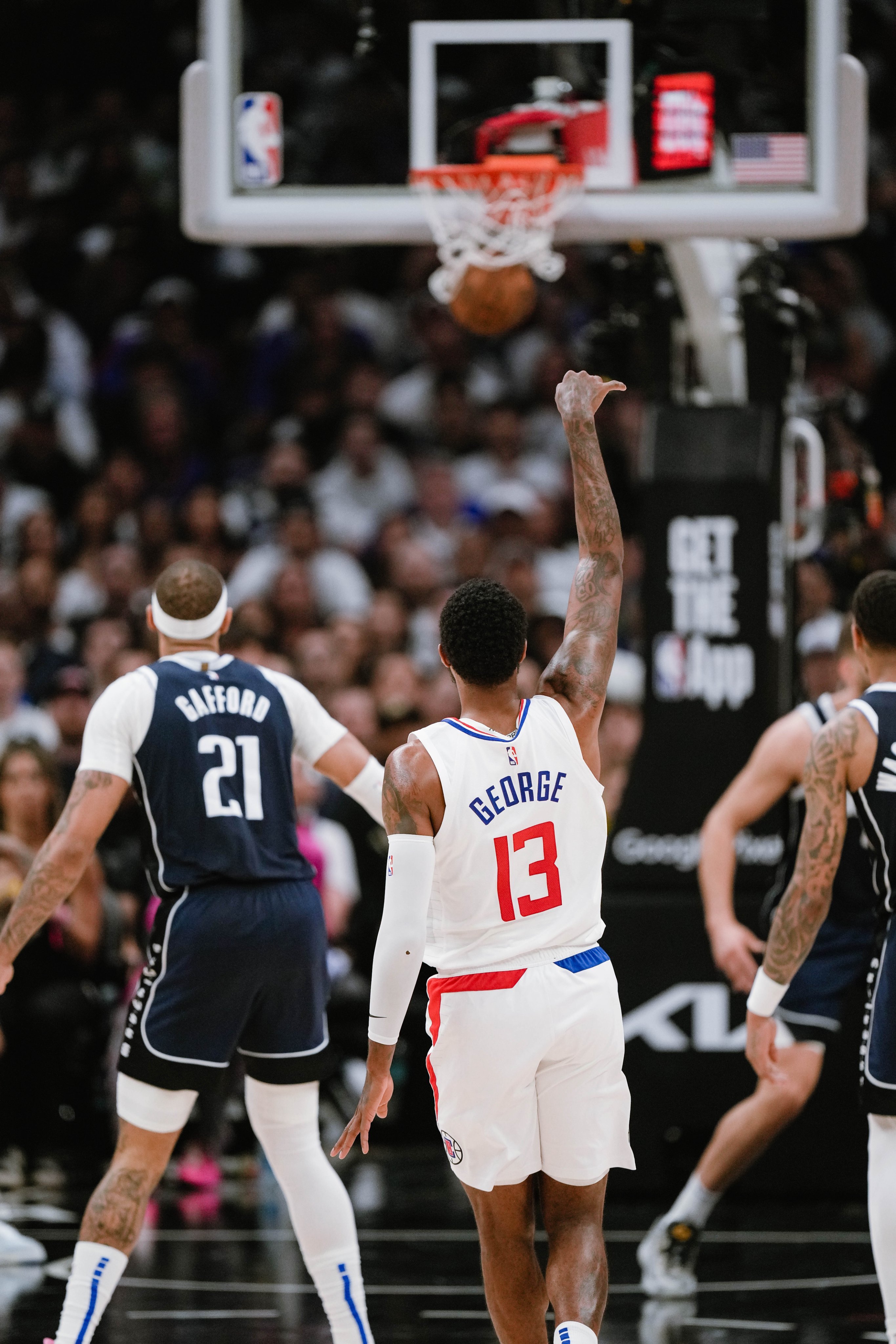 东契奇独揽三双，独行侠轻取火箭