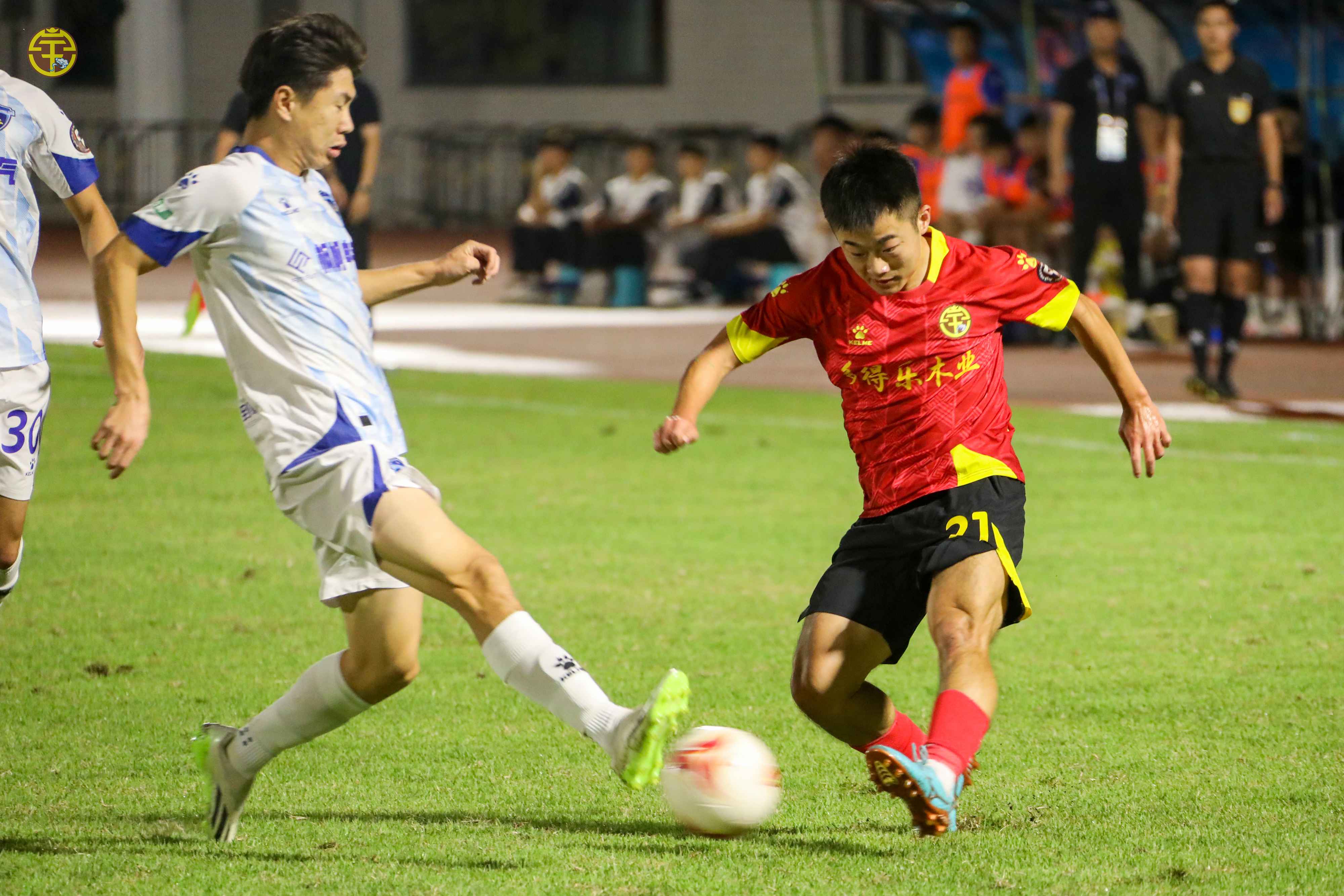 包含延边富德客场战平重庆力帆取得宝贵一分的词条