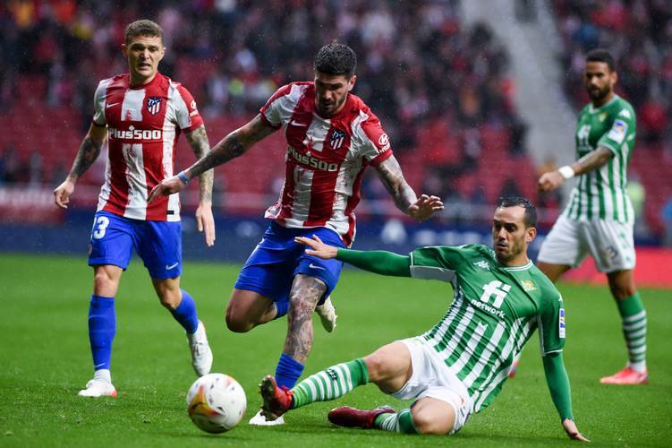 包含马竞客场告捷贝蒂斯，巩固西甲前四席位的词条