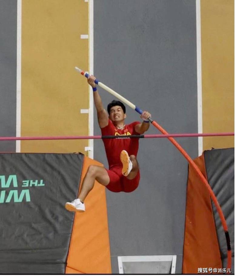 精湛技艺令人赞叹，运动员展示最高水平运动表现的简单介绍