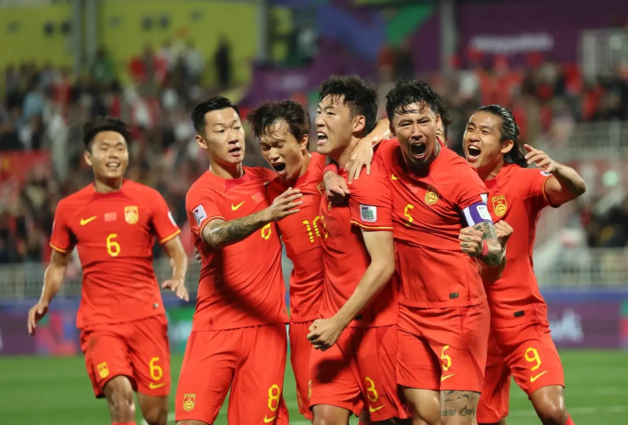 亚洲足球强队排名傲视群雄，争夺亚冠冠军大战