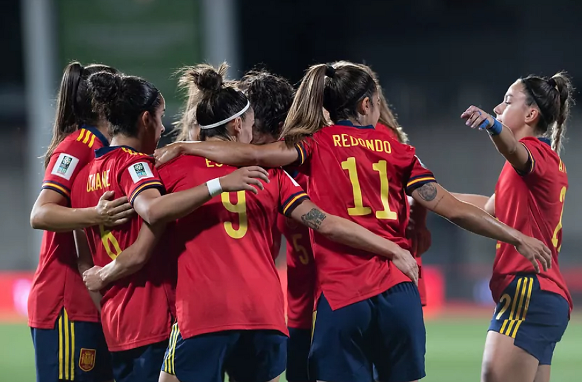 包含葡萄牙女足在比赛中展现出强大的团队协作的词条