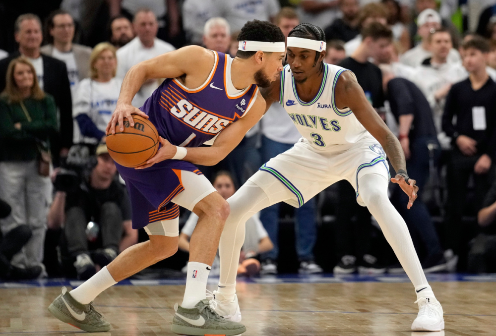 开云体育在线-凯尔特人队客场惨遭狼群袭击